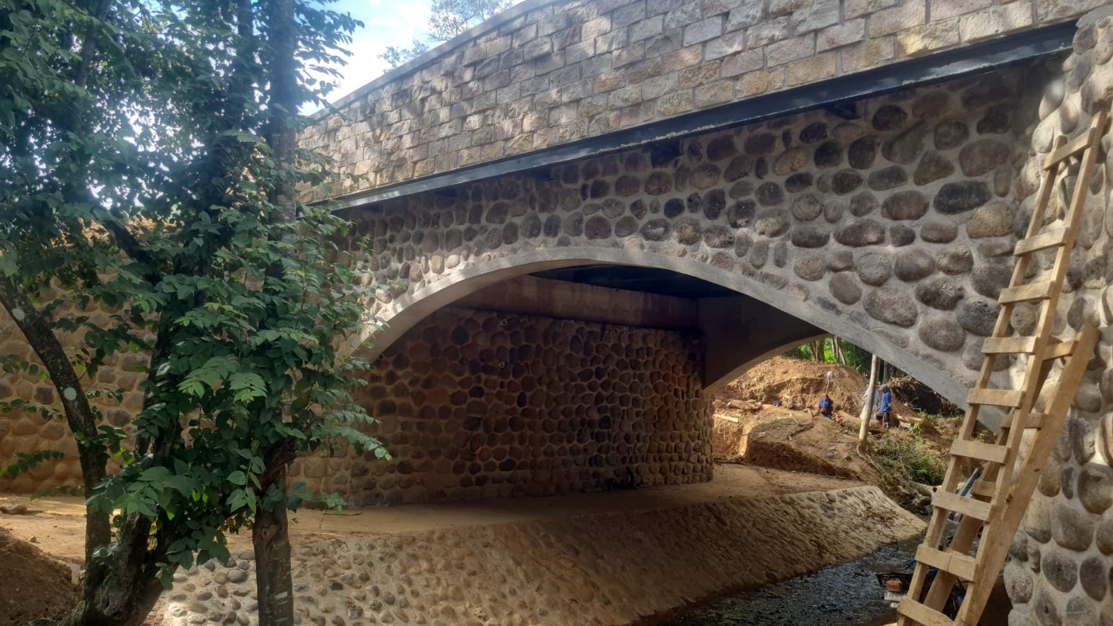 Obra civil avanzada – Estación UNO Valle Dorado